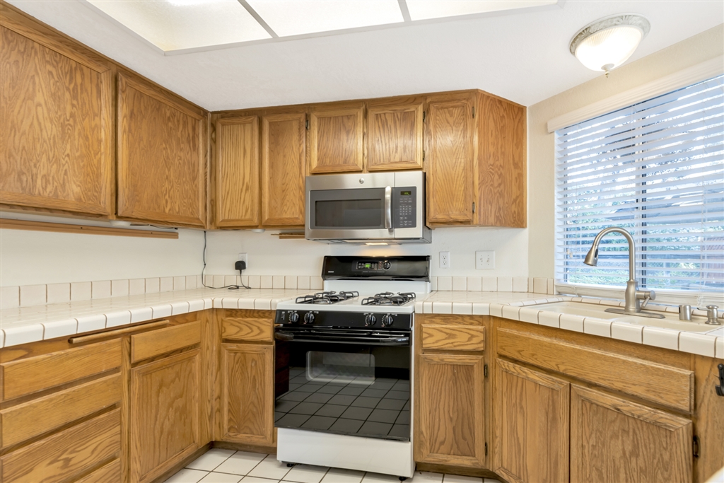 1212 Huntington Road San Marcos, CA 92078 - Photo 10 of 25 Gallery Image 10