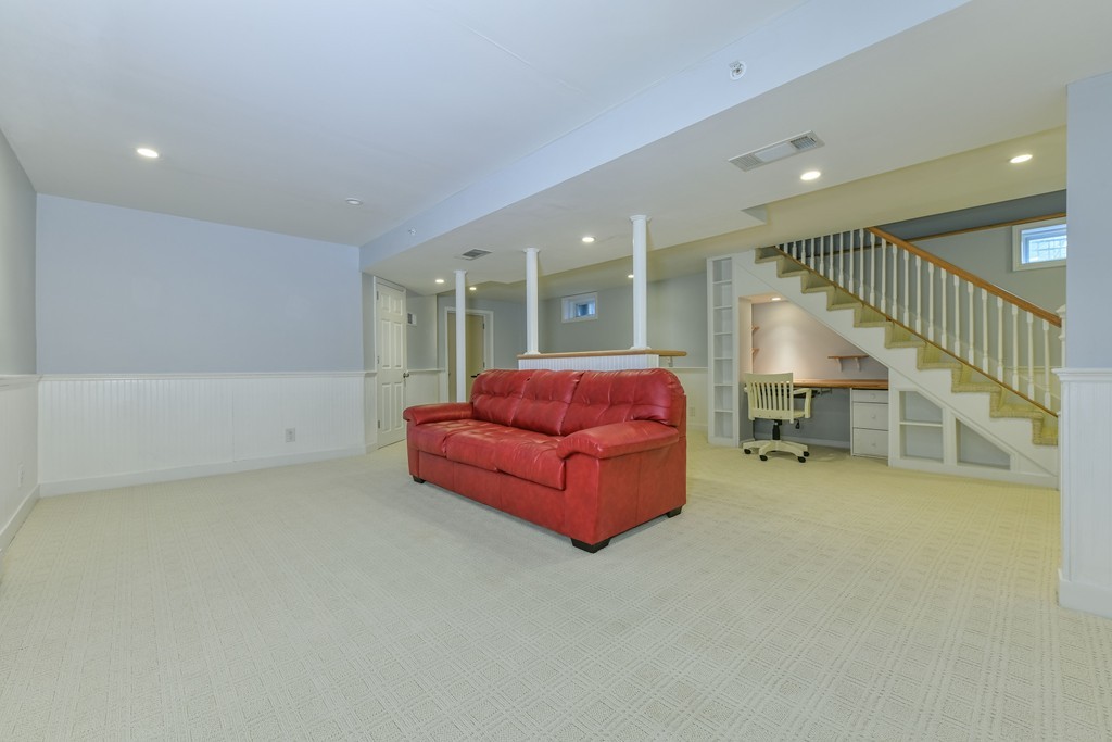78 Albemarle Road Waltham, MA 02452 - Photo 13 of 15 Gallery Image 13
