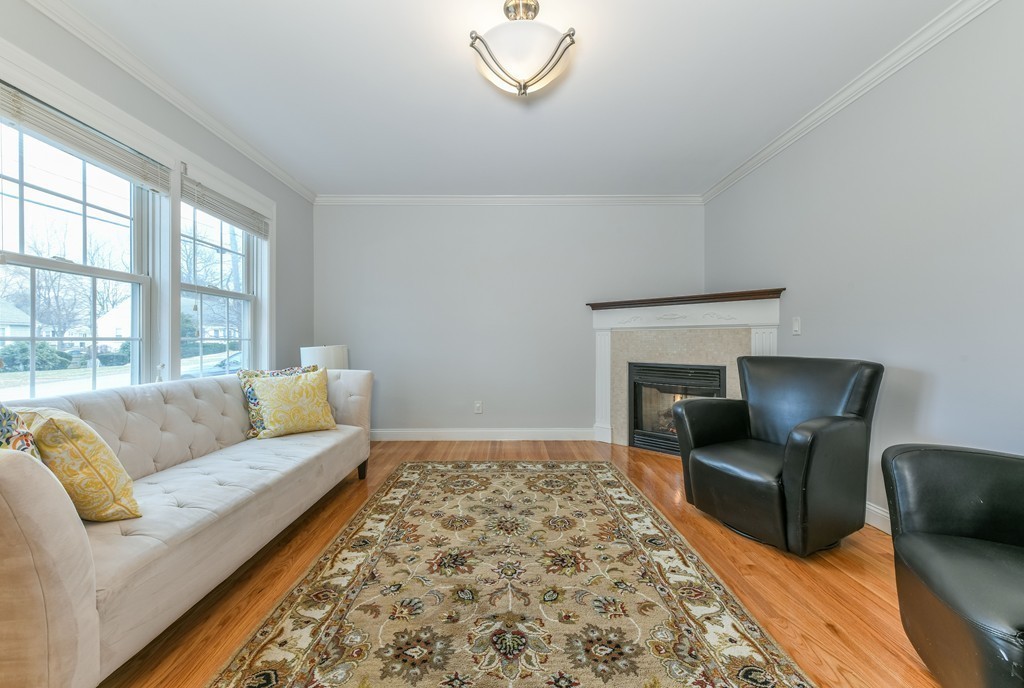 78 Albemarle Road Waltham, MA 02452 - Photo 5 of 15 Gallery Image 5