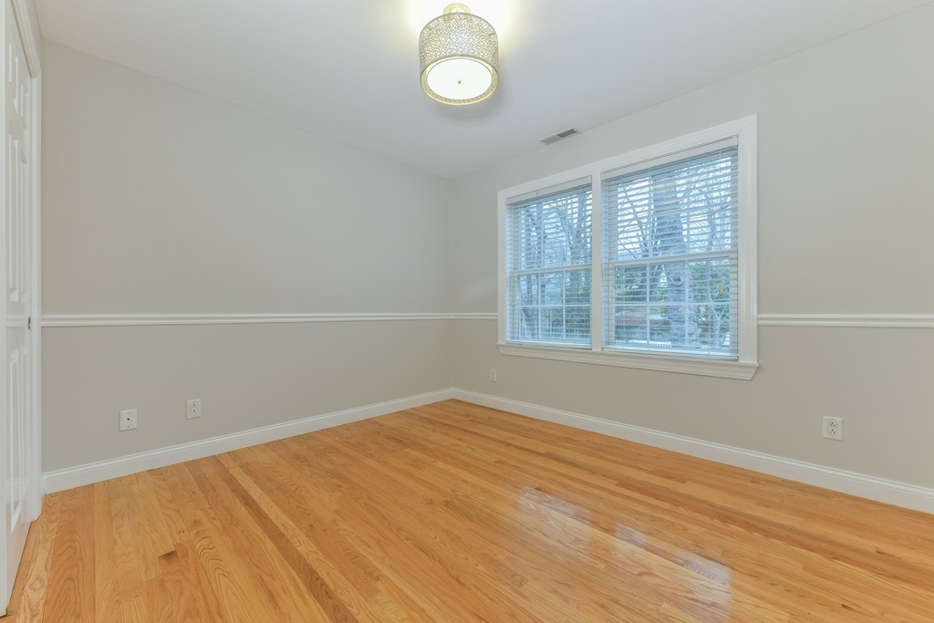 78 Albemarle Road Waltham, MA 02452 - Photo 9 of 15 Gallery Image 9