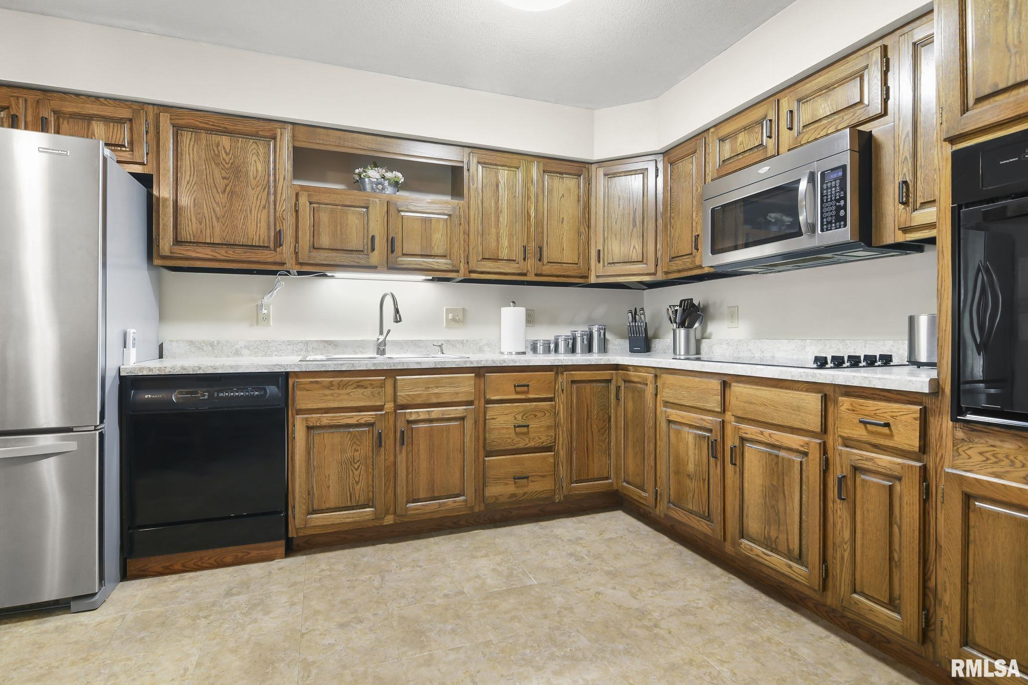 3025 Selkirk Road Springfield, IL 62702 - Photo 7 of 28