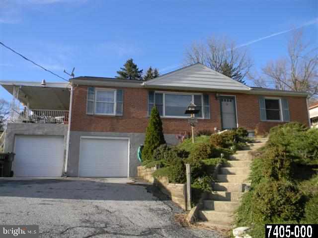 413 Corbin Road York, PA 17403 - Photo 1 of 25