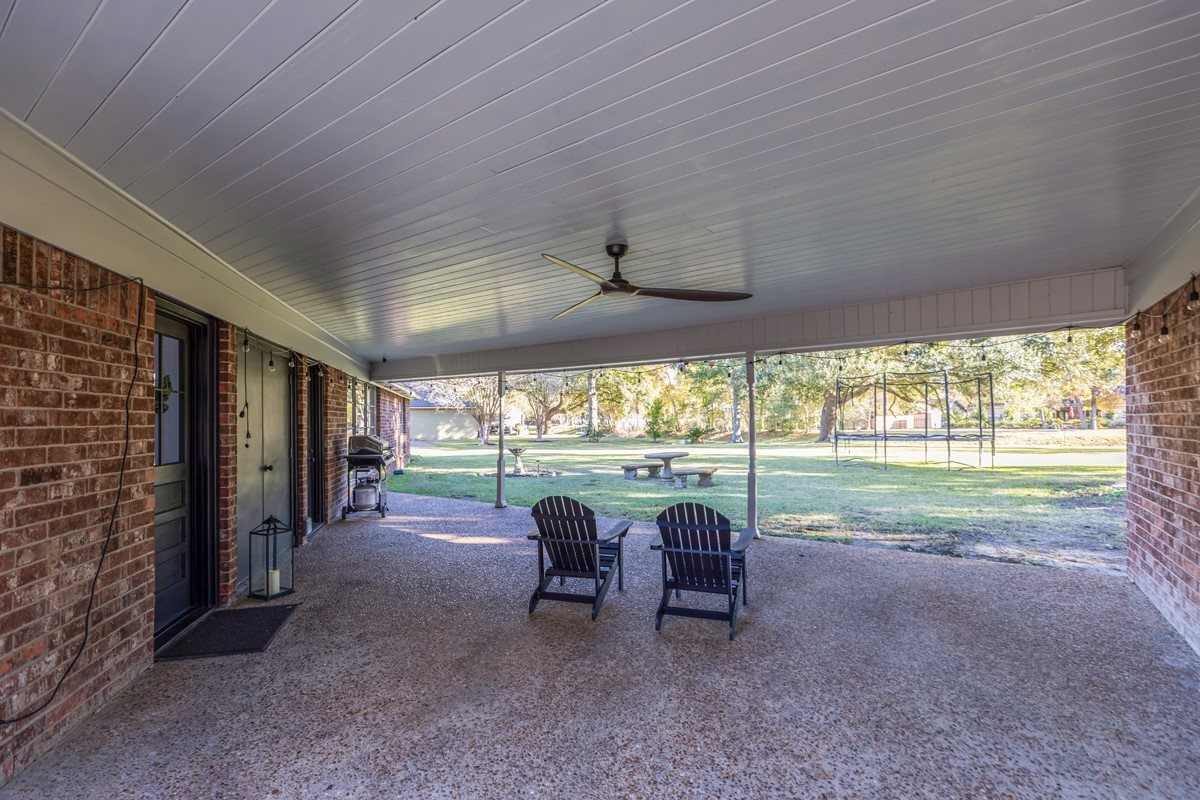 1210 Nottingham Lane Beaumont, TX 77706 - Photo 43 of 50 a view of a livingroom with furniture and garden