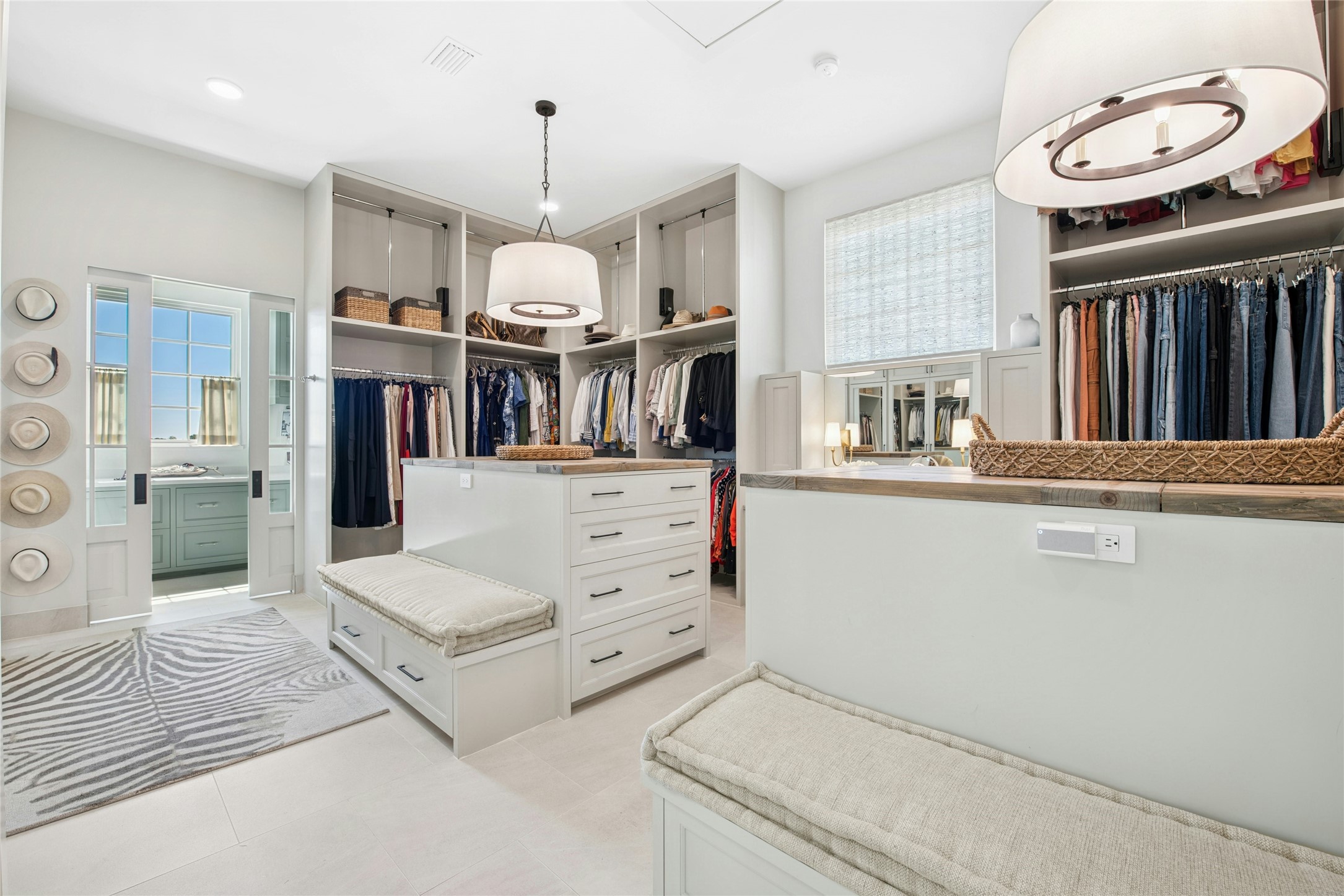 658 Fordtran Road New Ulm, TX 78950 - Photo 19 of 50 a living room with furniture and a book shelf