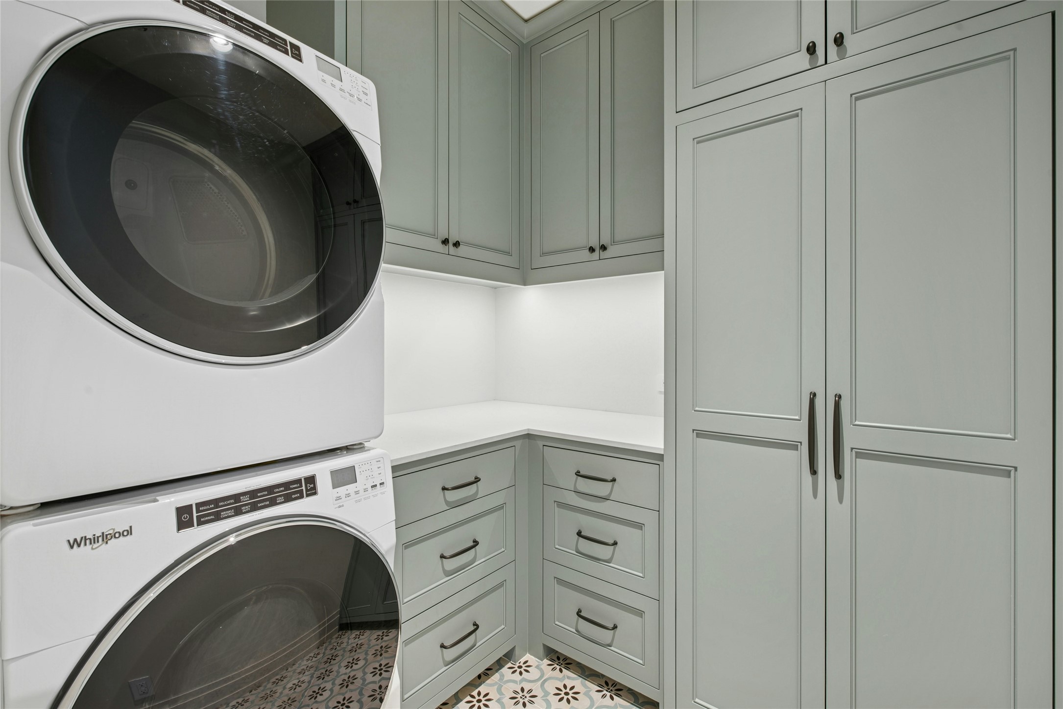 658 Fordtran Road New Ulm, TX 78950 - Photo 32 of 50 a utility room with dryer and washer