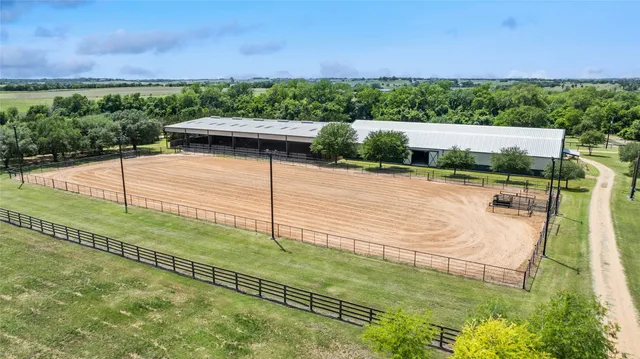 $13,400,000 | 658 Fordtran Road, New Ulm, TX 78950