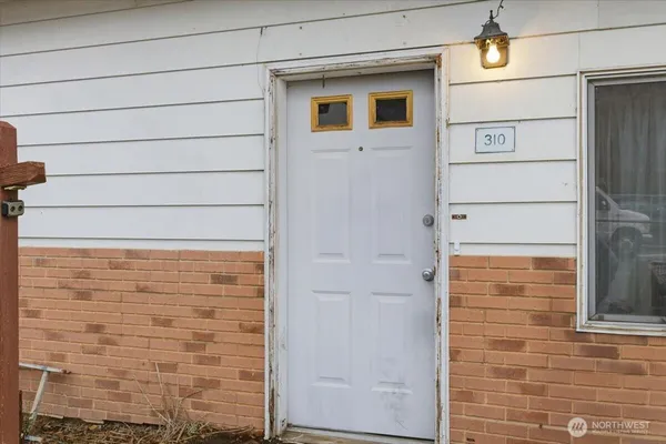 a view of front door of house