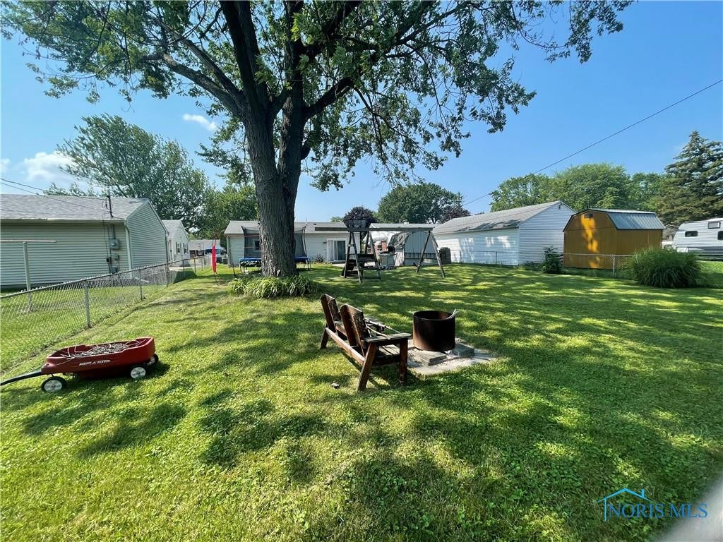 4446 Thackeray Road Maumee, OH 43537 - Photo 20 of 21 Gallery Image 20