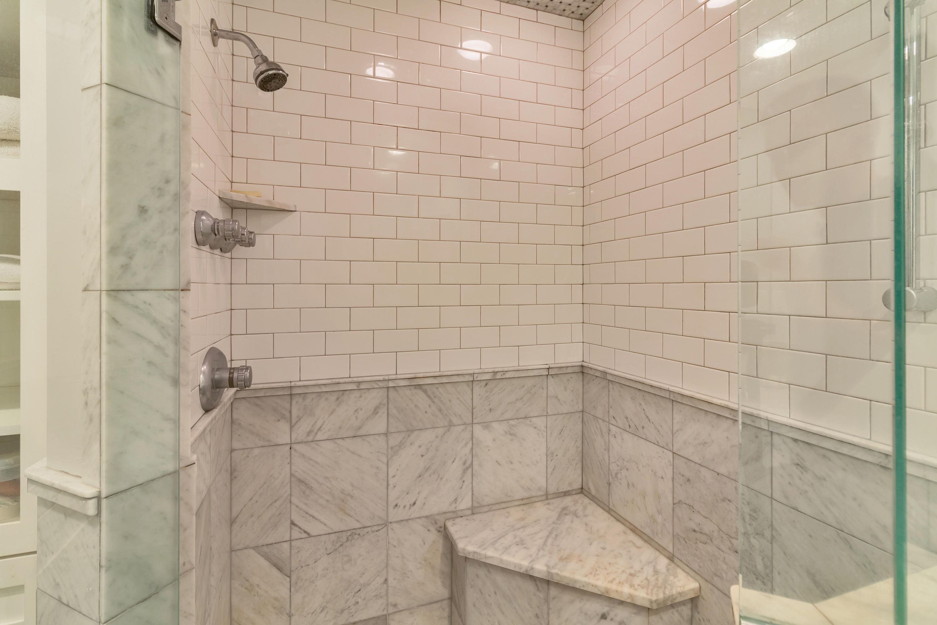1306 Lawrence Road Chattanooga, TN 37405 - Photo 25 of 34 Marble Master Shower