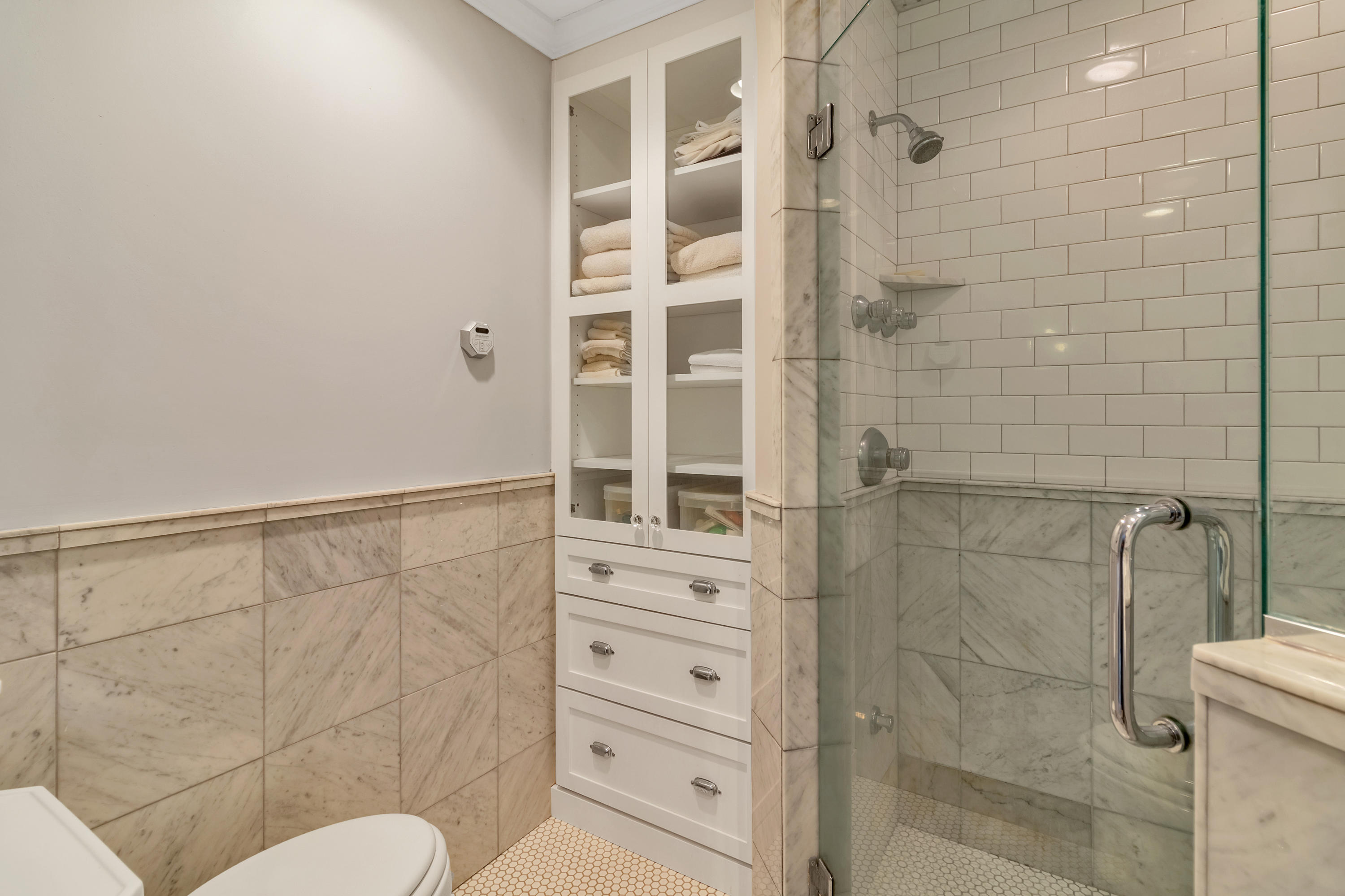 1306 Lawrence Road Chattanooga, TN 37405 - Photo 26 of 34 Custom Built-In Cabinetry...