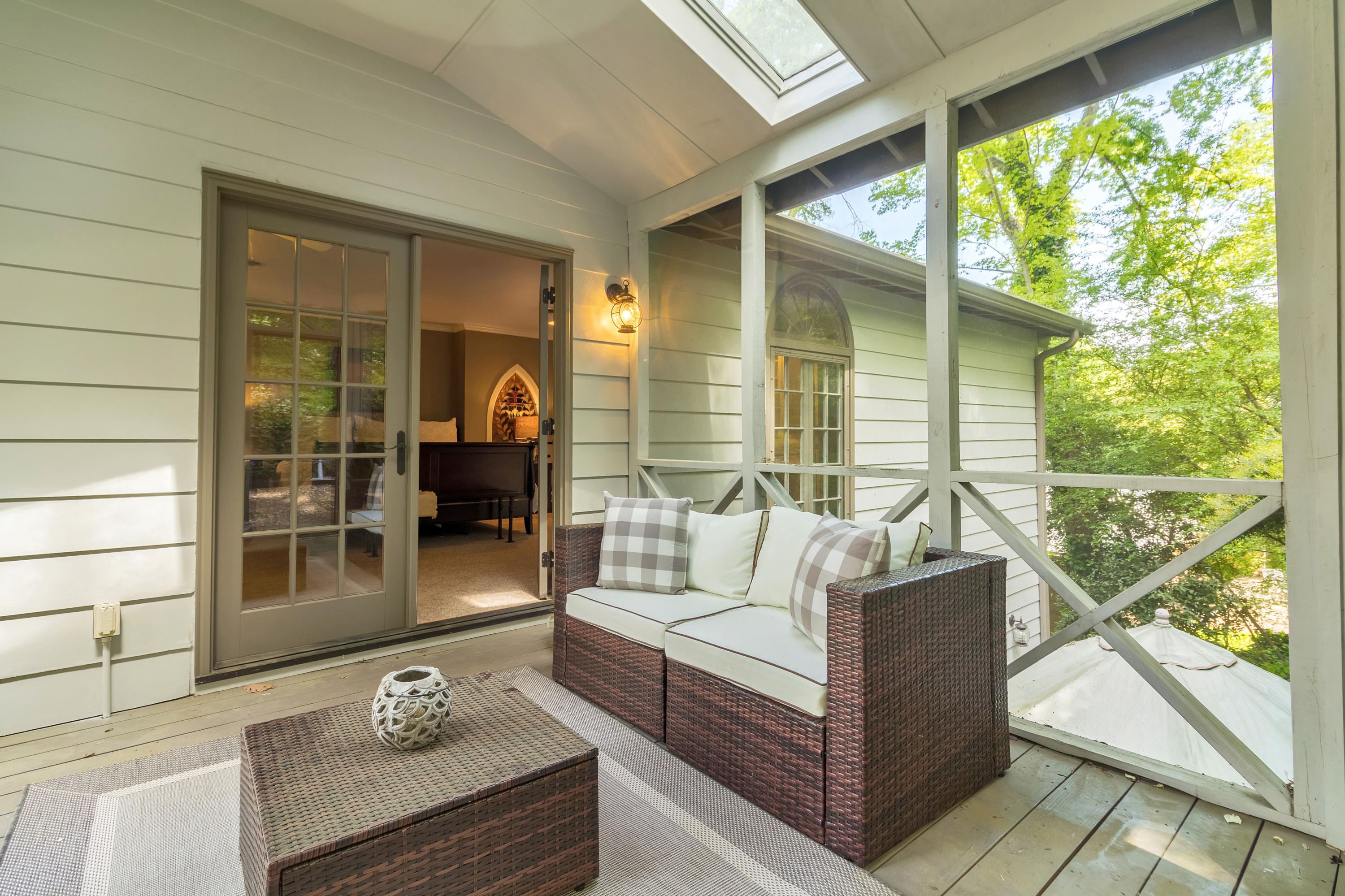 1306 Lawrence Road Chattanooga, TN 37405 - Photo 27 of 34 Private Screened In Porch Off Master
