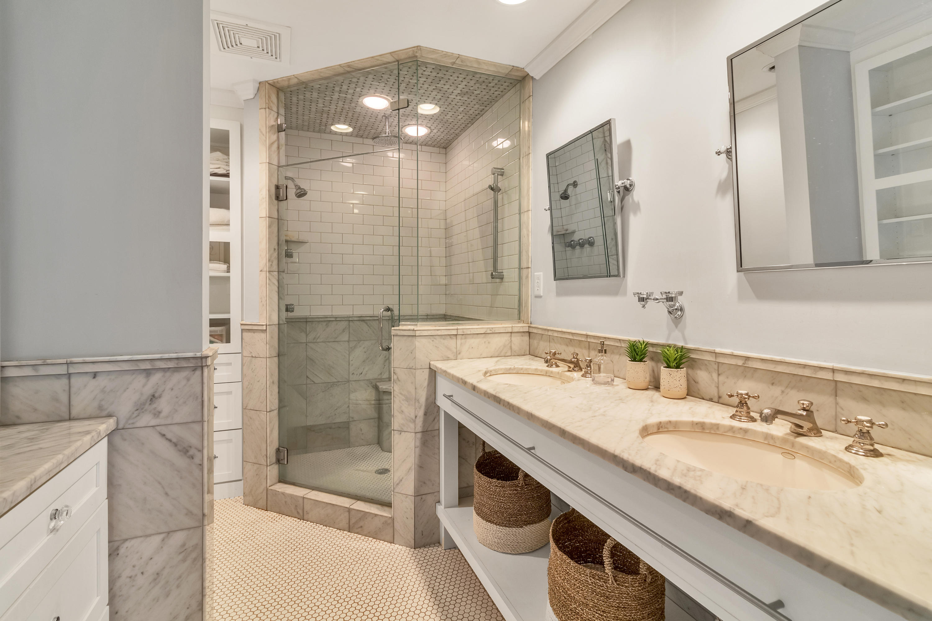 1306 Lawrence Road Chattanooga, TN 37405 - Photo 6 of 34 Gorgeous Master Bath