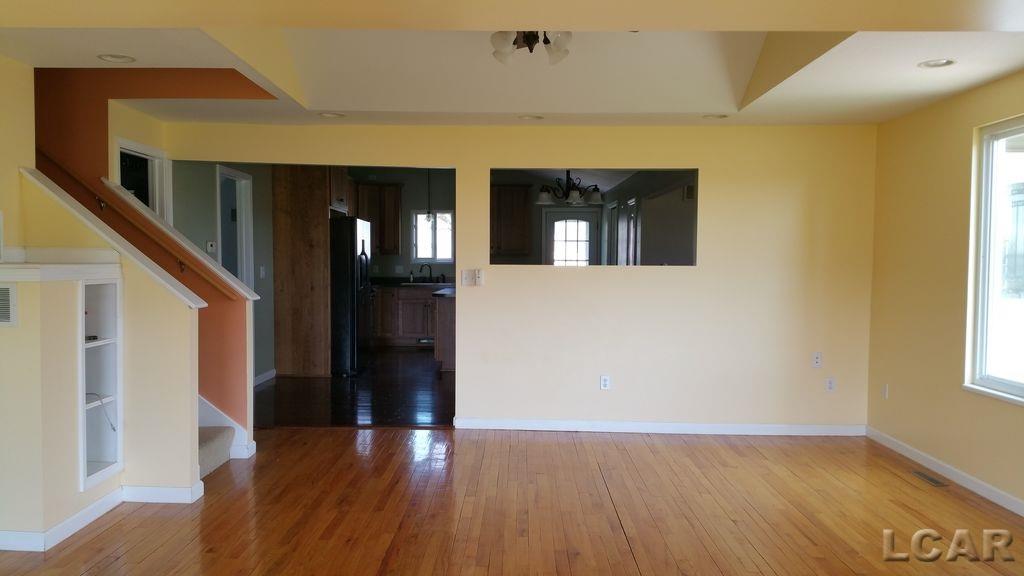 2605 East Valley Road Adrian, MI 49221 - Photo 7 of 25 31320265-6.JPG