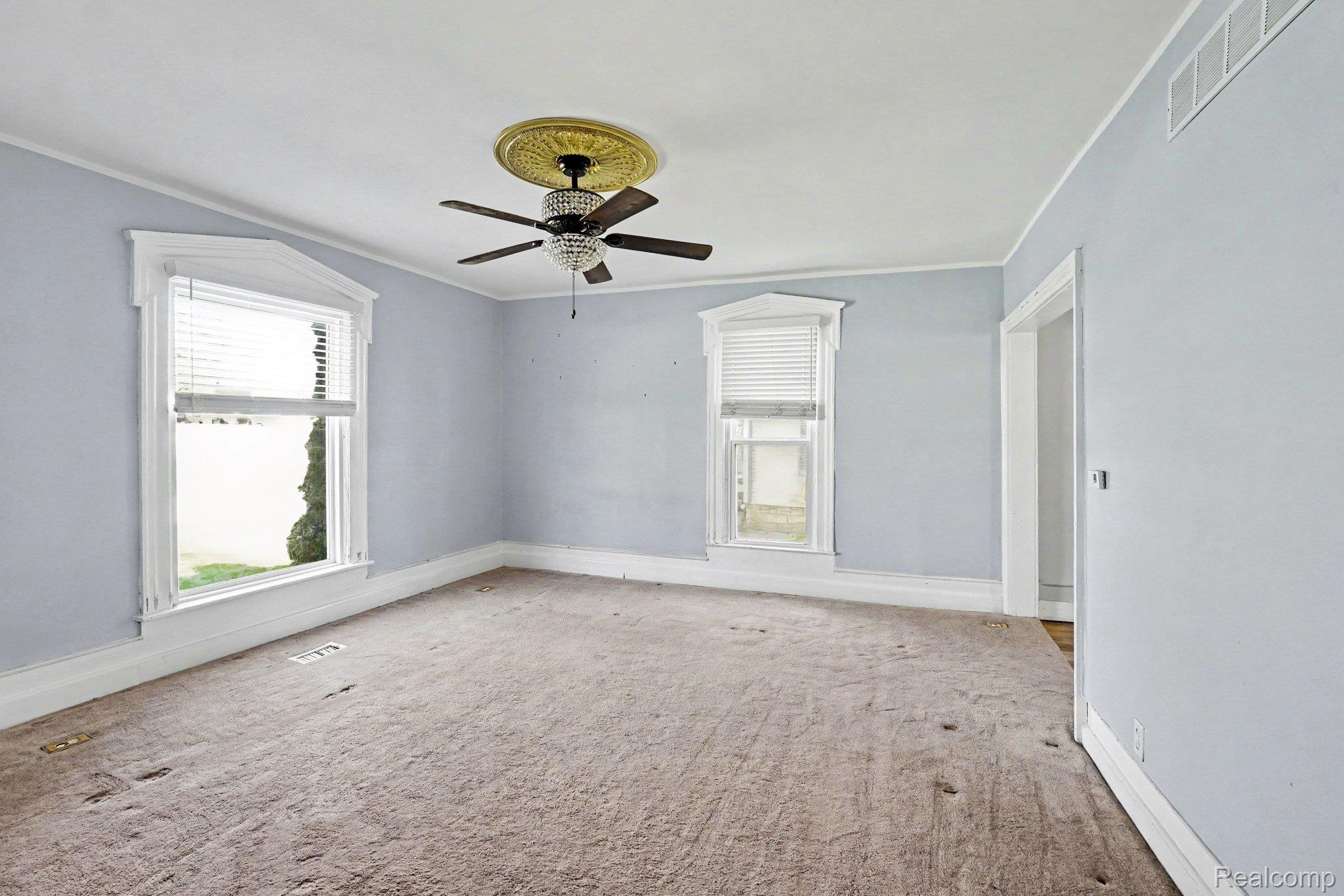 409 Fleming Street Howell, MI 48843 - Photo 5 of 31 025_file_7162.jpg