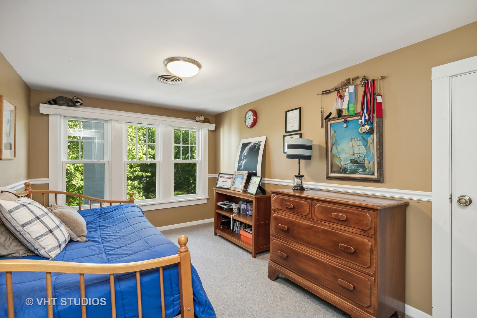 804 Murray Road Tower Lakes, IL 60010 - Photo 24 of 44 a bed room with furniture and a window