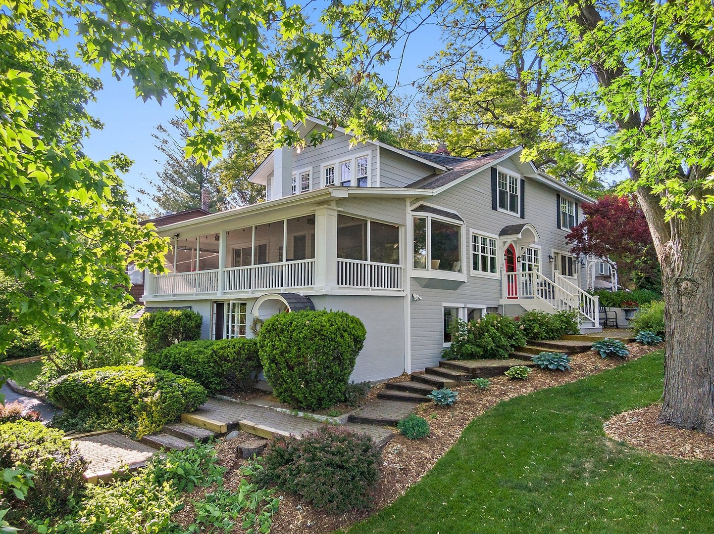 804 Murray Road Tower Lakes, IL 60010 - Photo 32 of 44 a front view of a house with a yard