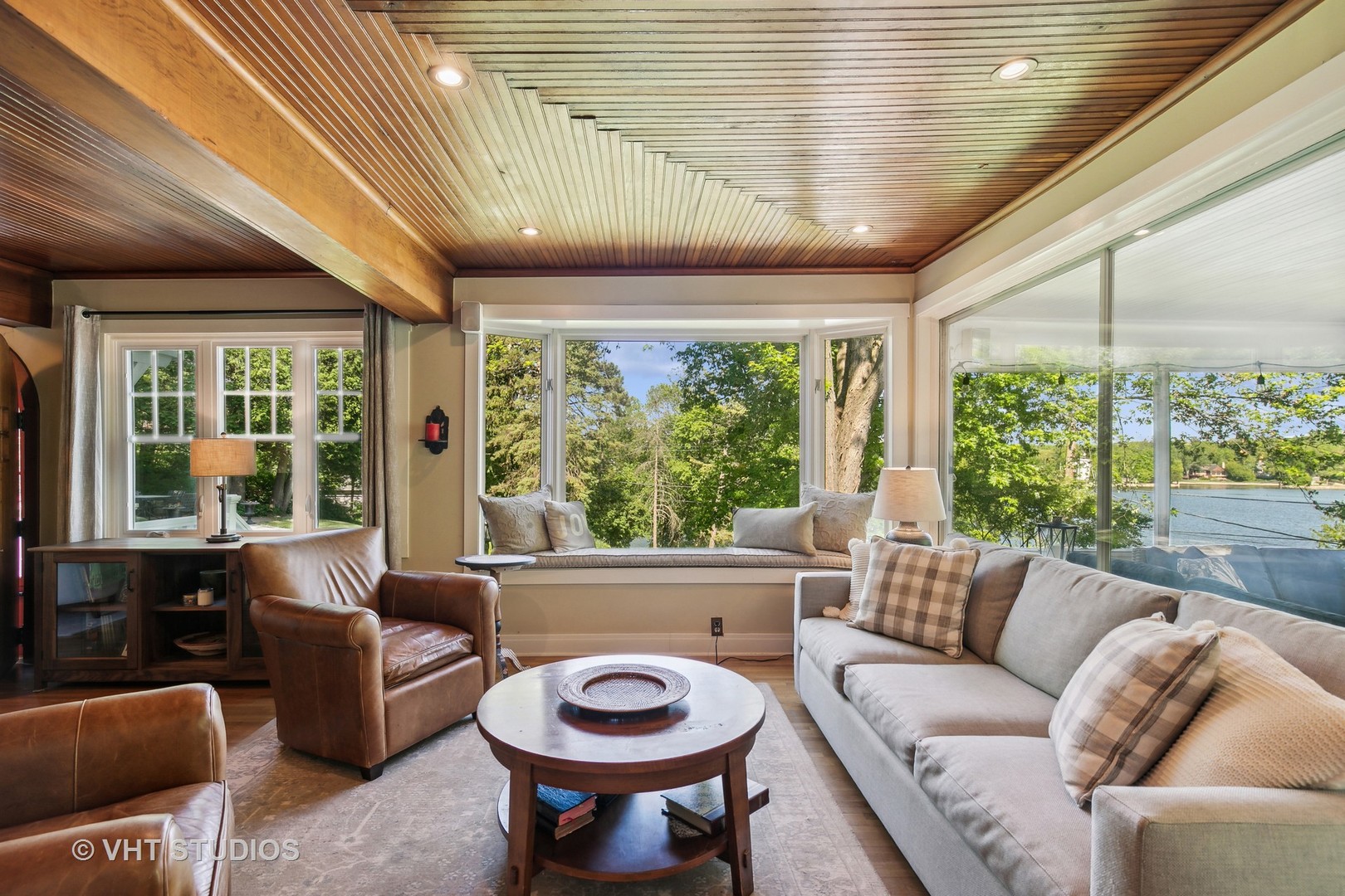 804 Murray Road Tower Lakes, IL 60010 - Photo 8 of 44 a living room with furniture a large window