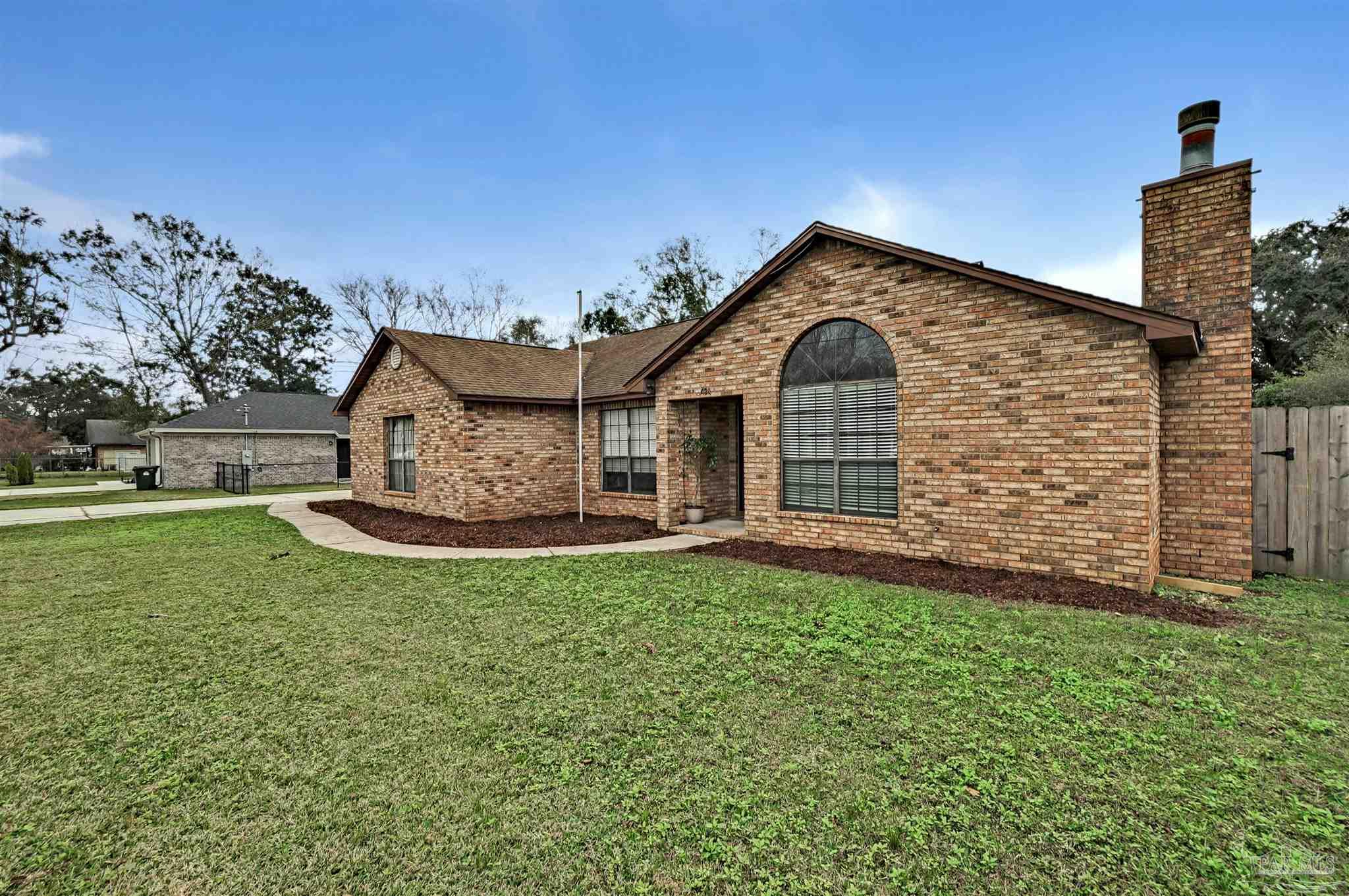 431 Robin Road Pensacola, FL 32514 - Photo 3 of 19 Gallery Image 3