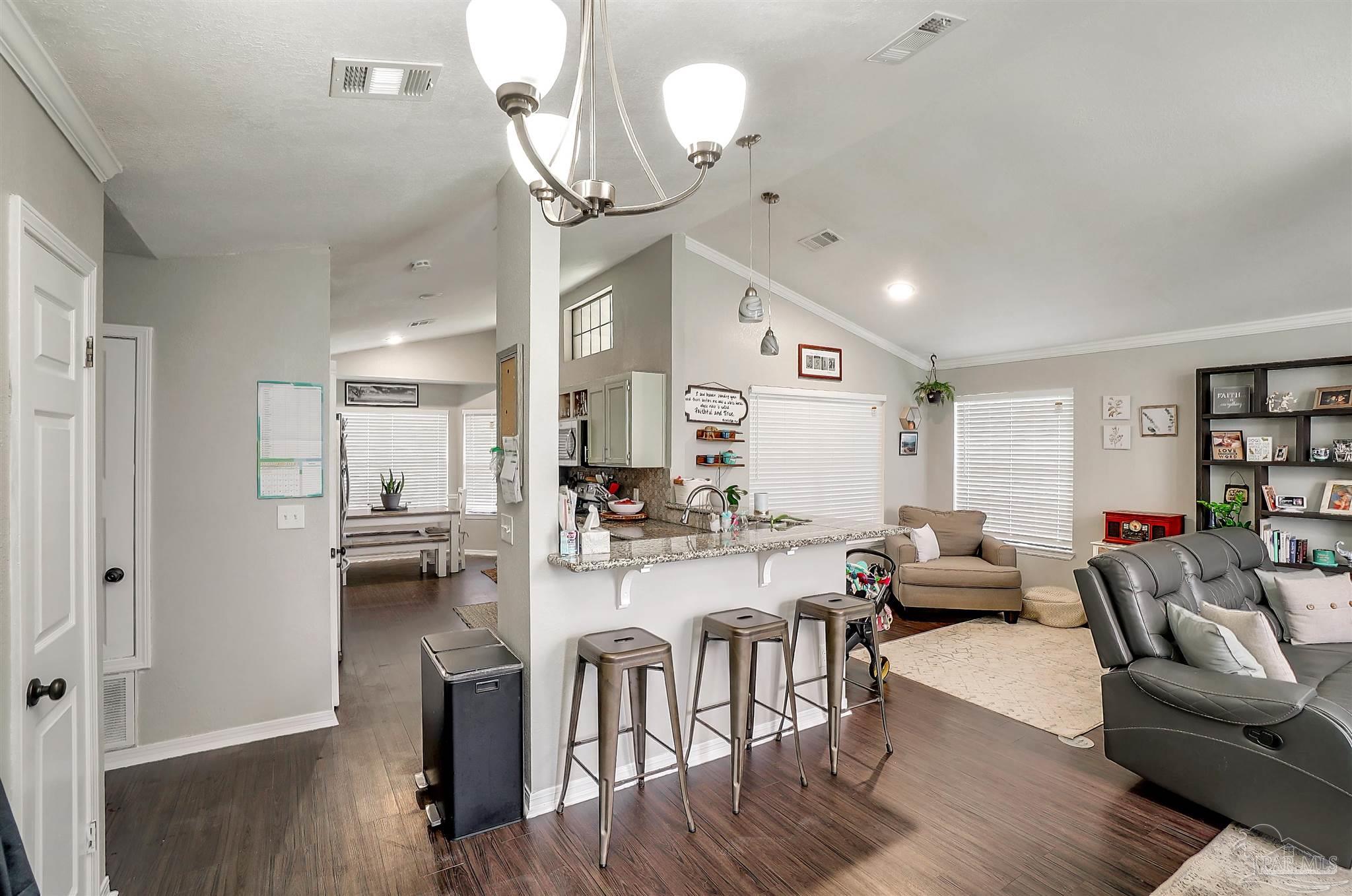 431 Robin Road Pensacola, FL 32514 - Photo 6 of 19 Gallery Image 6