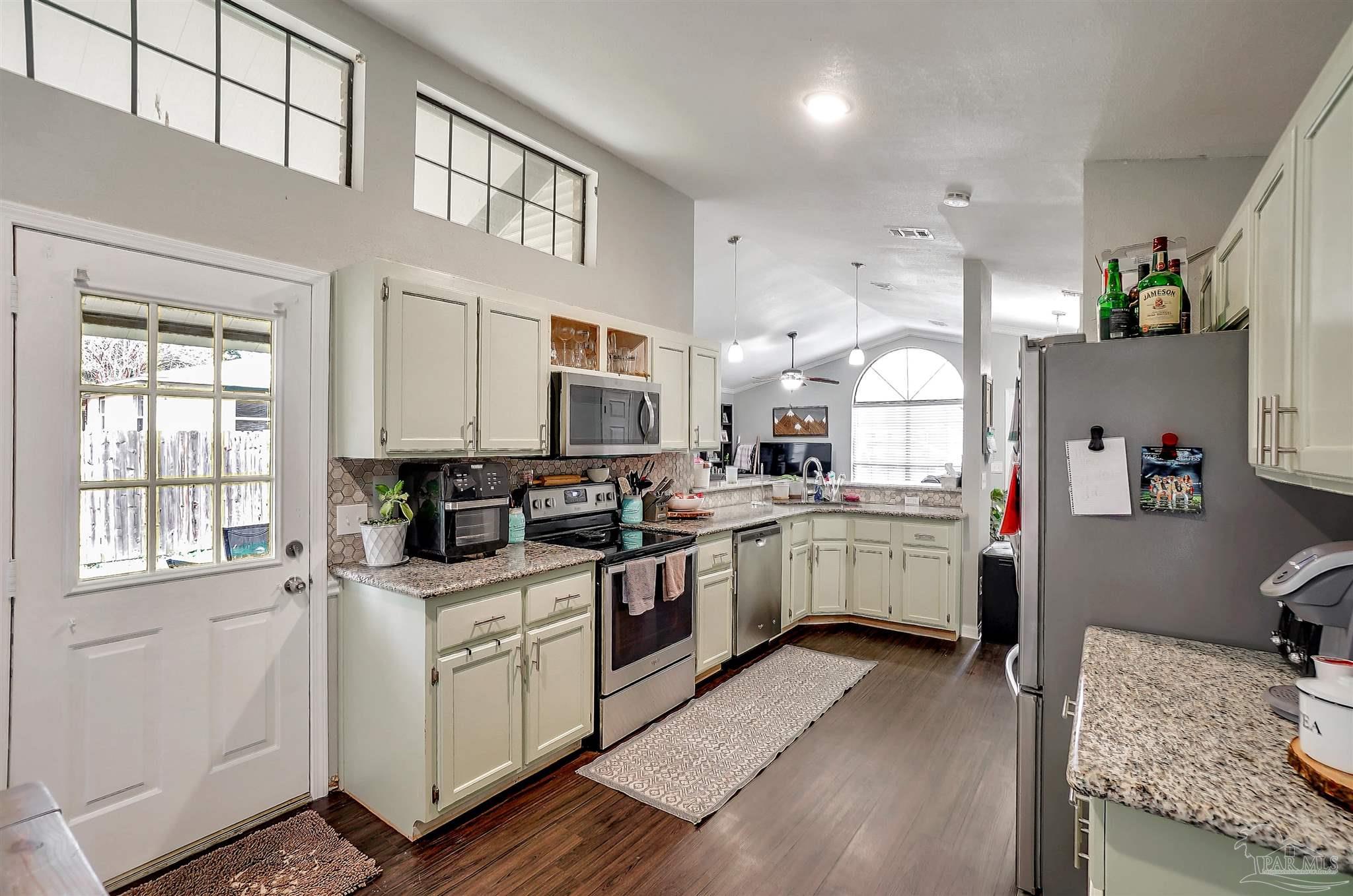 431 Robin Road Pensacola, FL 32514 - Photo 10 of 19 Gallery Image 10
