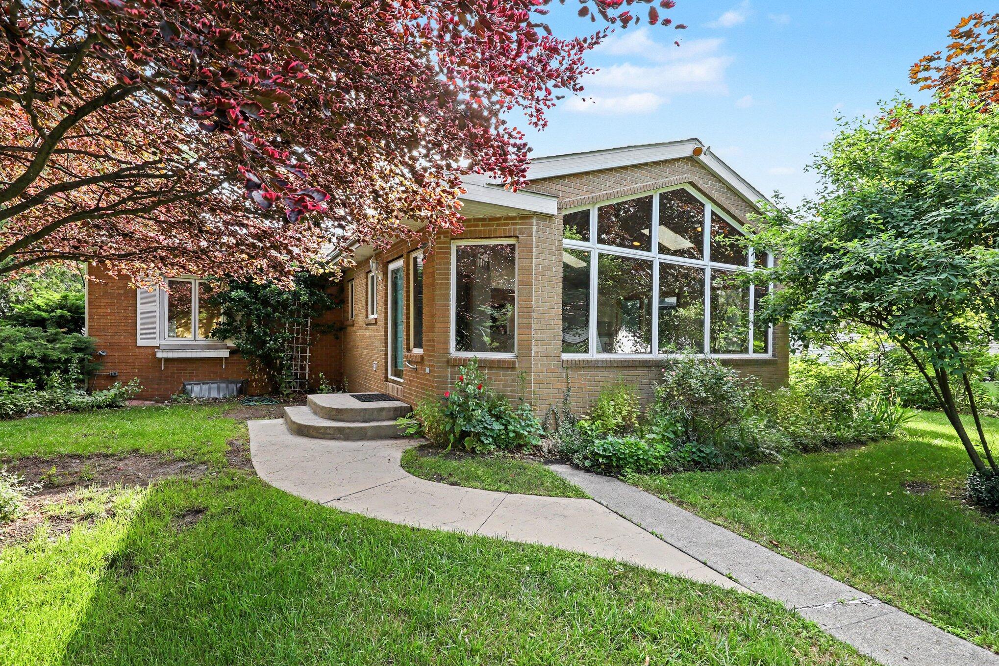 6458 Lakeshore Road Fort Gratiot, MI 48059 - Photo 2 of 36 004_file_3372