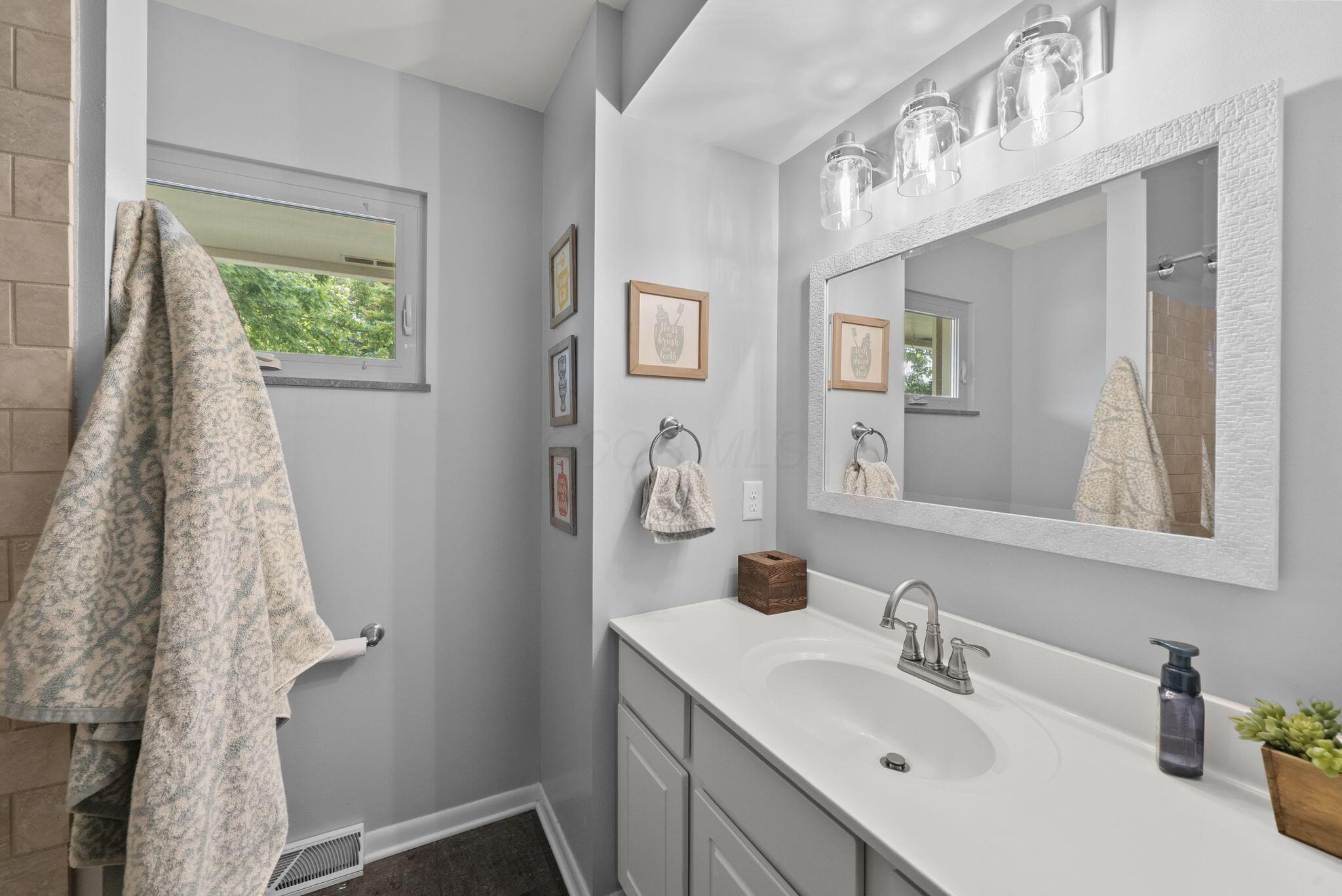3956 Mountview Road Upper Arlington, OH 43220 - Photo 40 of 85 2nd Full Bath