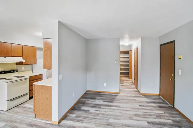 $1,200 | 405 East Reed Street, Unit 12, Braidwood, IL 60408