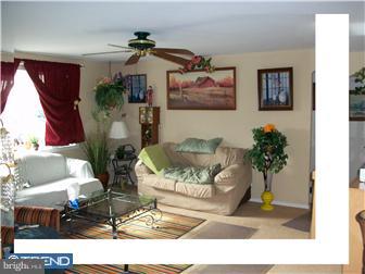 3150 Fordham Road Philadelphia, PA 19114 - Photo 2 of 11 Living Room