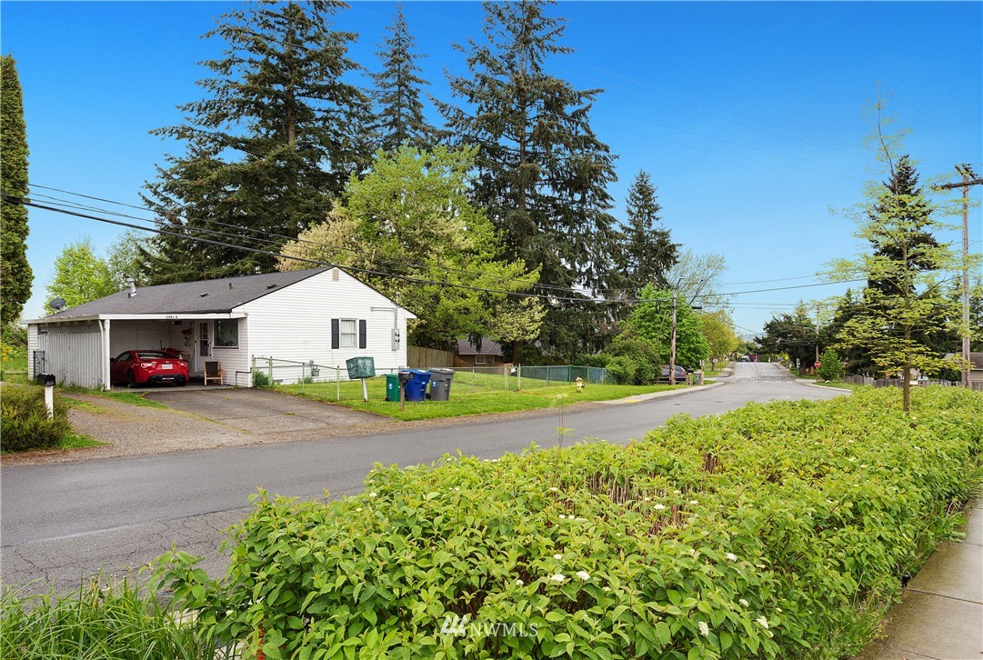 2801 Northeast 16th Street Renton, WA 98056 - Photo 4 of 6