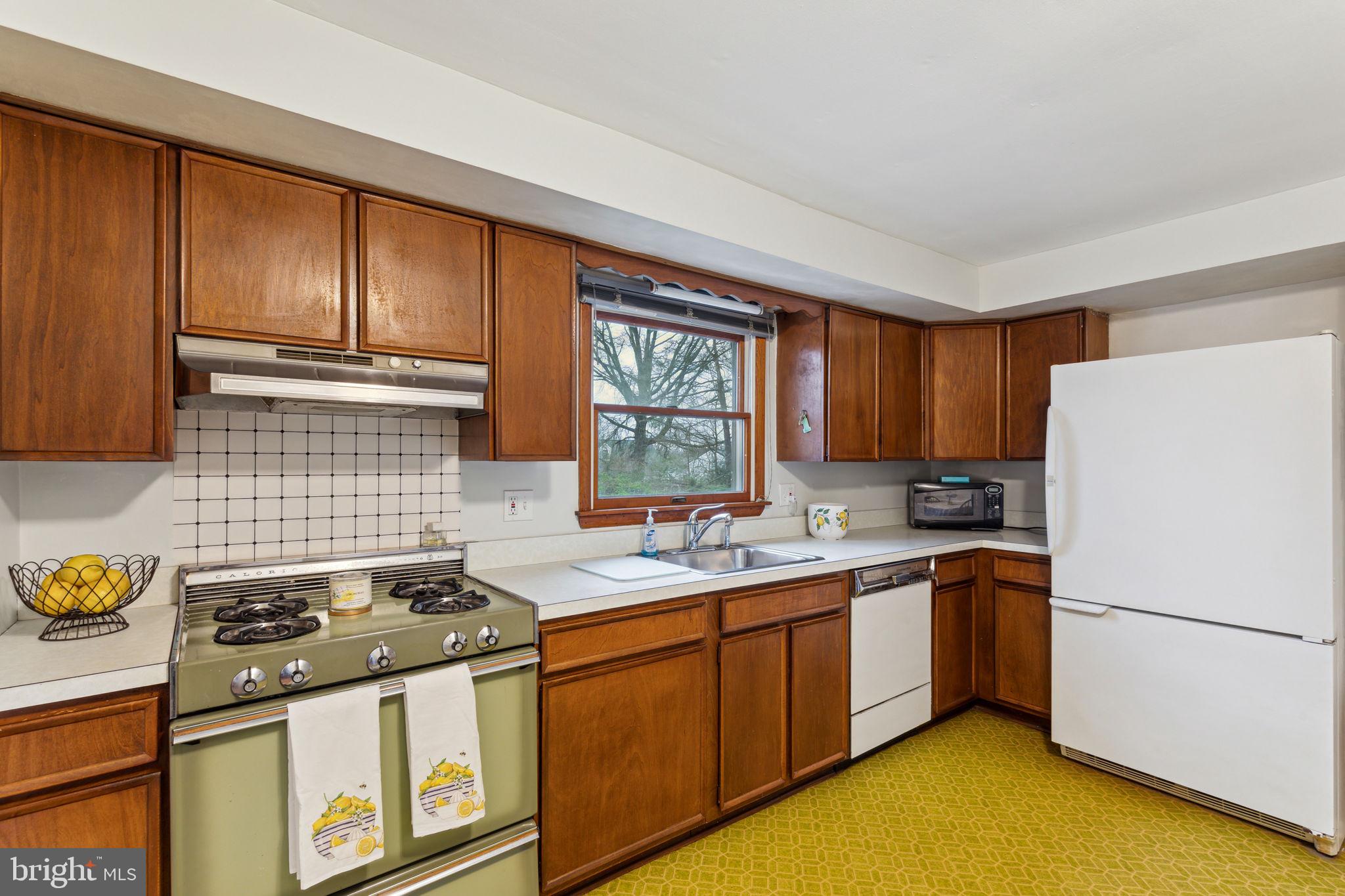 1419 Devon Road Warminster, PA 18974 - Photo 15 of 43 Gallery Image 15
