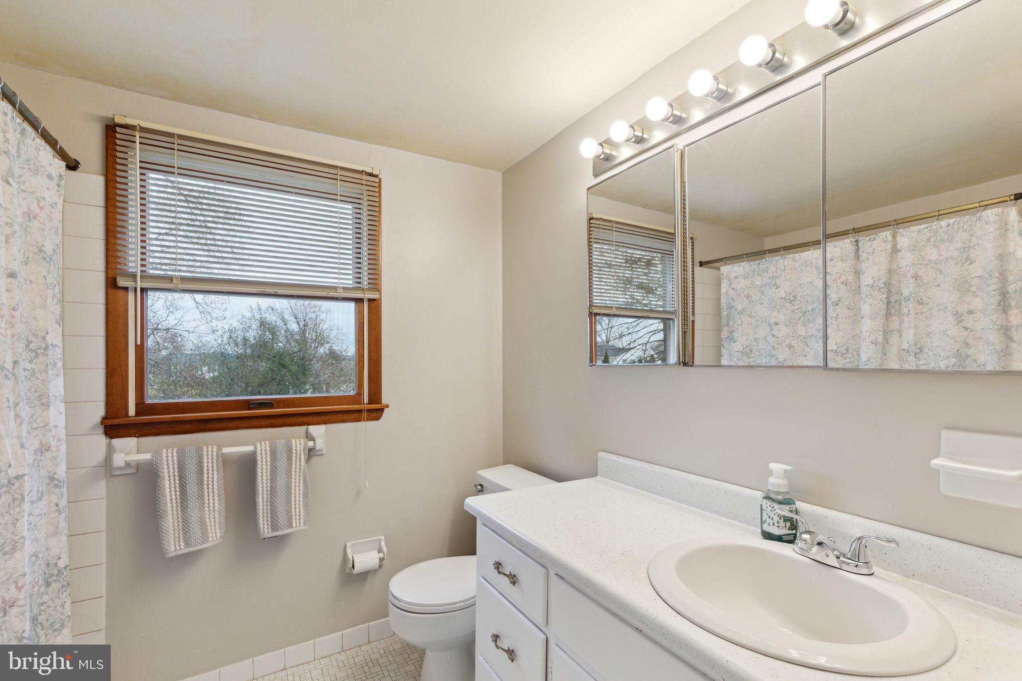 1419 Devon Road Warminster, PA 18974 - Photo 34 of 43 Gallery Image 34