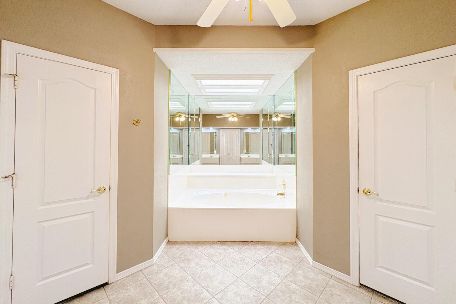 5005 96th Street Lubbock, TX 79424 - Photo 27 of 46 Primary Bathroom