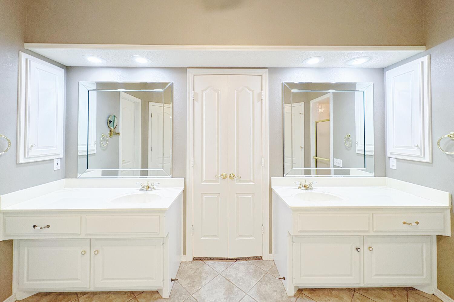 5005 96th Street Lubbock, TX 79424 - Photo 29 of 46 Primary Bathroom
