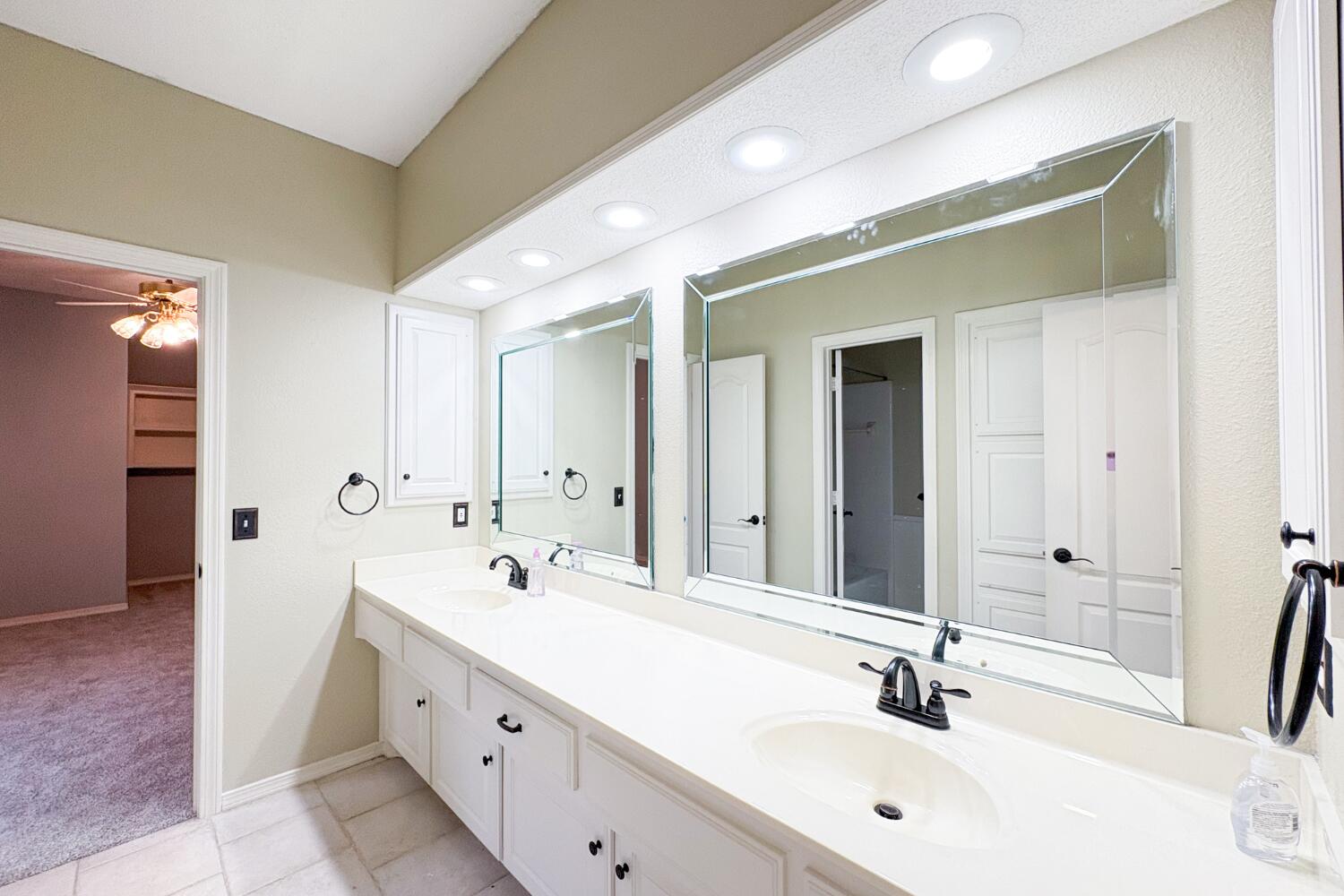 5005 96th Street Lubbock, TX 79424 - Photo 37 of 46 Second Bathroom