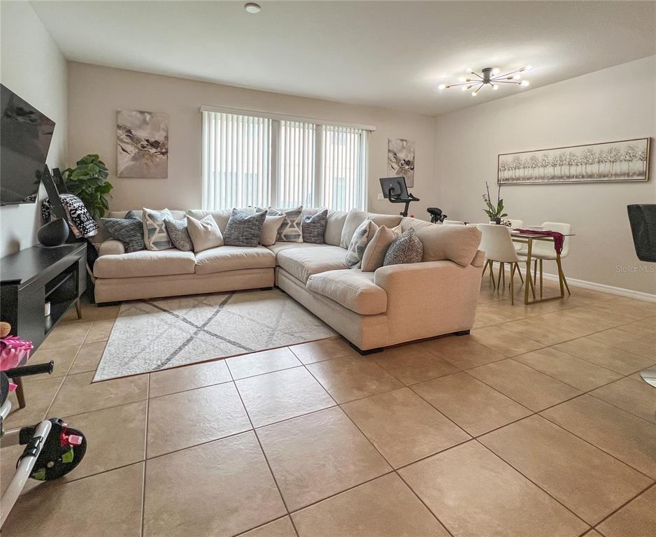 772 Spring Flowers Trail Brandon, FL 33511 - Photo 7 of 28