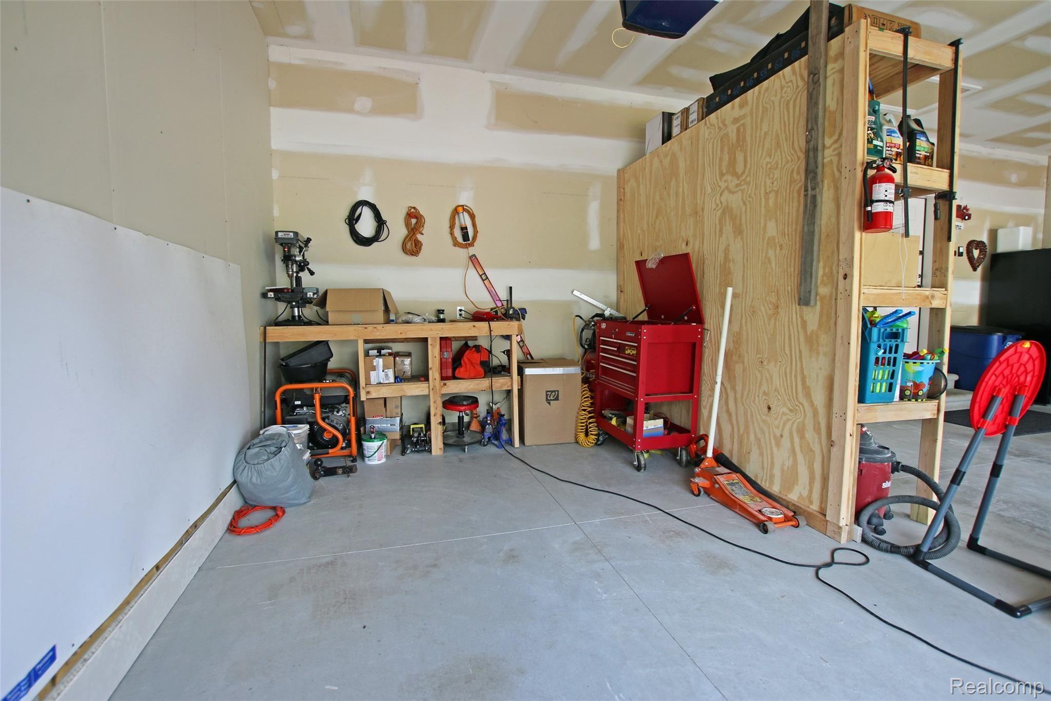 4223 Merwin Road Lapeer, MI 48446 - Photo 51 of 83 51) Garage.jpg
