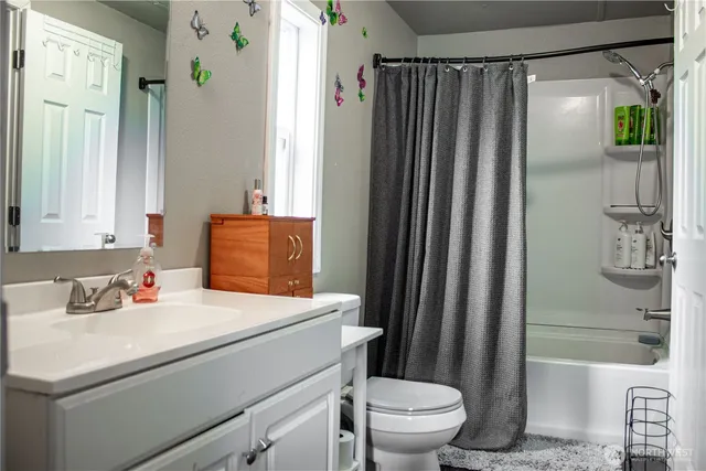 $349,900 | 197 Highway 505, Winlock, WA 98596