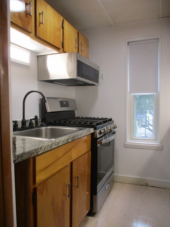 55 Sydney Street, Unit 2 Somerville, MA 02145 - Photo 4 of 12