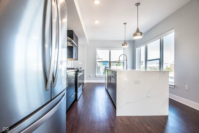 $2,500 | 727 North Illinois Street, Unit 101, Indianapolis, IN 46204