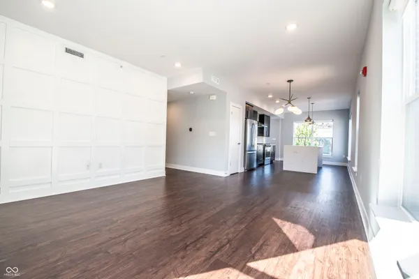 $2,300 | 727 North Illinois Street, Unit 101, Indianapolis, IN 46204