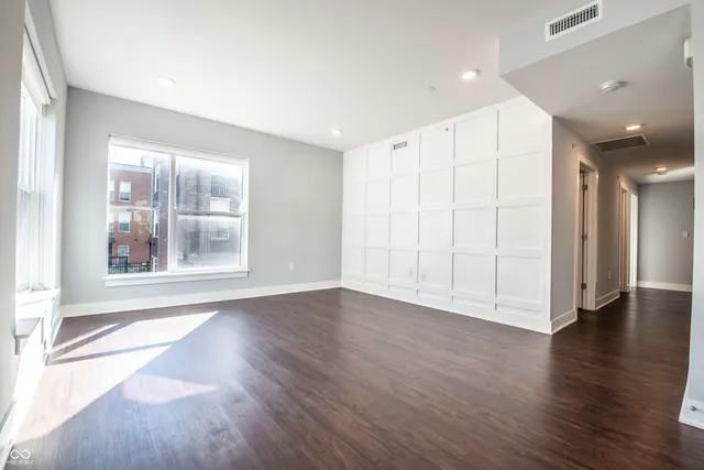 $2,500 | 727 North Illinois Street, Unit 101, Indianapolis, IN 46204