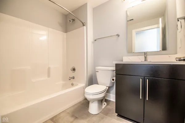 $2,300 | 727 North Illinois Street, Unit 101, Indianapolis, IN 46204