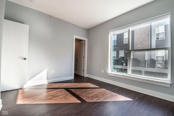 $2,300 | 727 North Illinois Street, Unit 101, Indianapolis, IN 46204