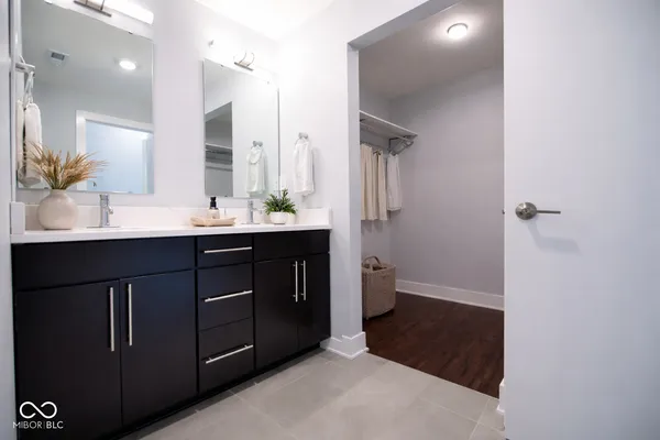 $2,300 | 727 North Illinois Street, Unit 101, Indianapolis, IN 46204