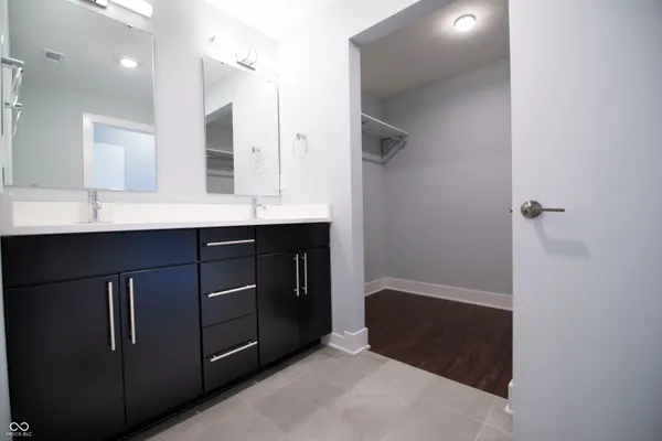 $2,300 | 727 North Illinois Street, Unit 101, Indianapolis, IN 46204