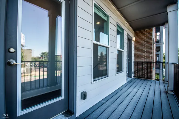 $2,300 | 727 North Illinois Street, Unit 101, Indianapolis, IN 46204