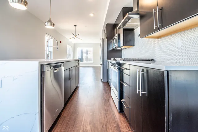 $2,500 | 727 North Illinois Street, Unit 101, Indianapolis, IN 46204