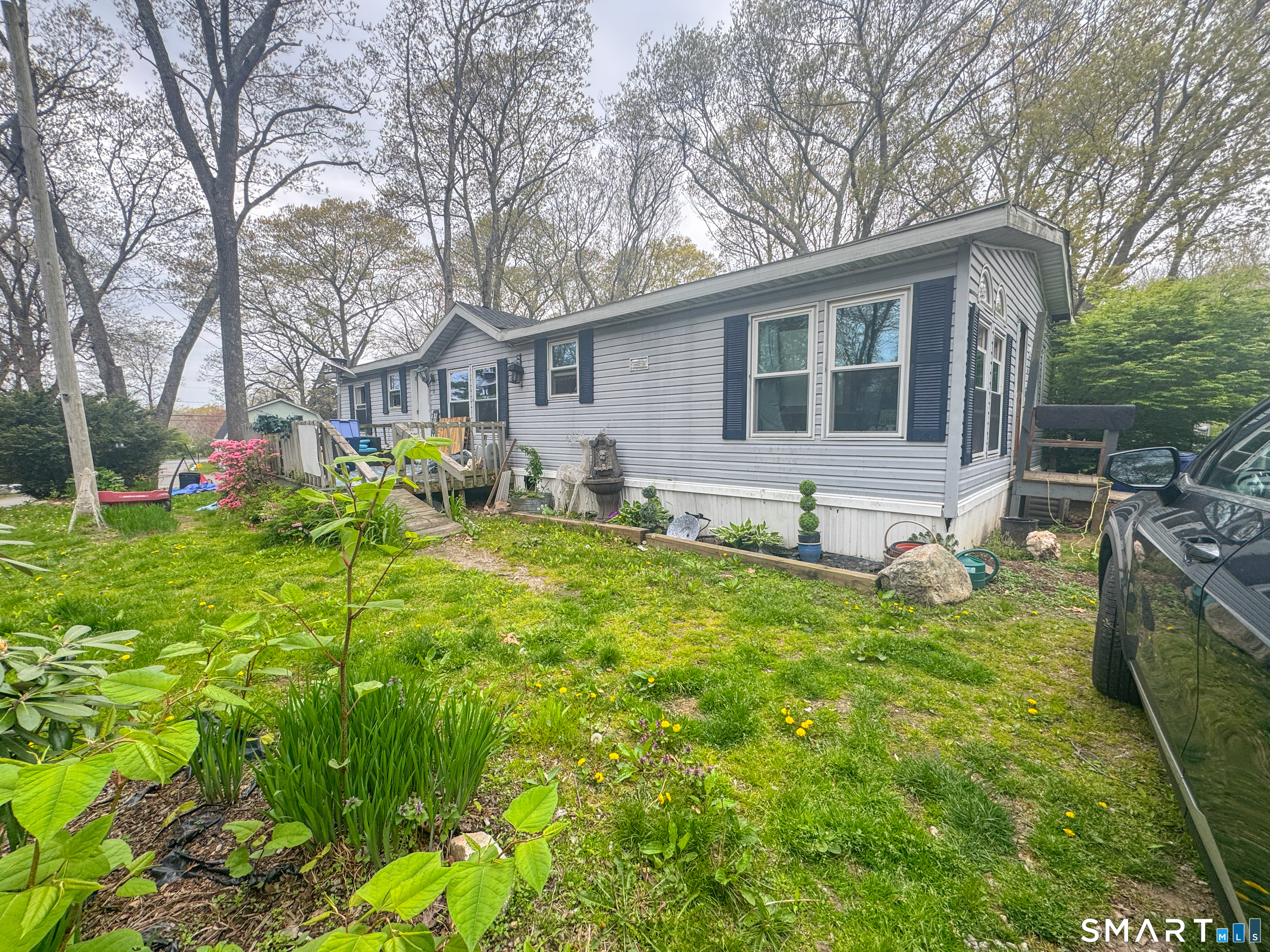 268 Flanders Road Groton, CT 06355 - Photo 3 of 27