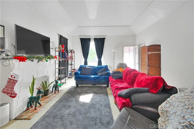 $869,800 | 3945 Woolwine Drive, Los Angeles, CA 90063