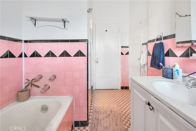 $869,800 | 3945 Woolwine Drive, Los Angeles, CA 90063